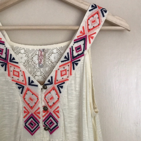 NWT Red Camel tank top with embroidered neckline - Picture 3 of 12